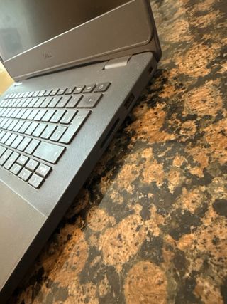 Dell Vostro 3400 i5-1135G7 8GB RAM FALLA CARGA