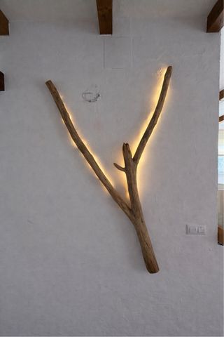 Lampada da parete in legno di pino decorativa