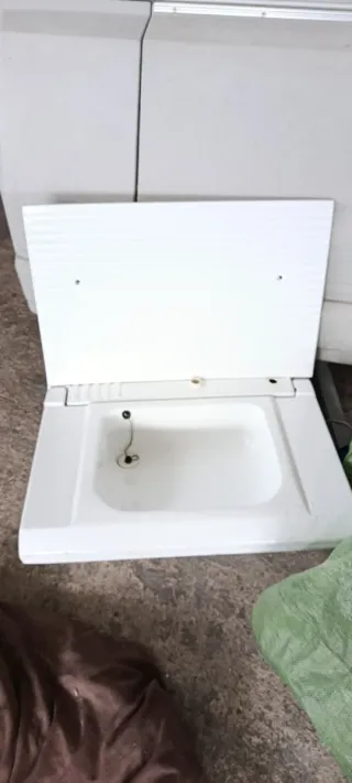 Lavabo y espejo caravana Sun Roller Sevilla