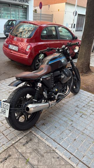 Moto Guzzi V7 II 2020 - edición Vodoo Garaje