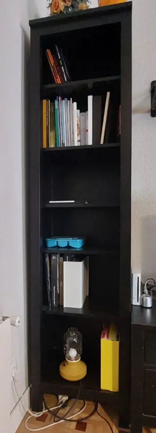 1 Vitrina + 2 Librerías Hemnes negras Ikea