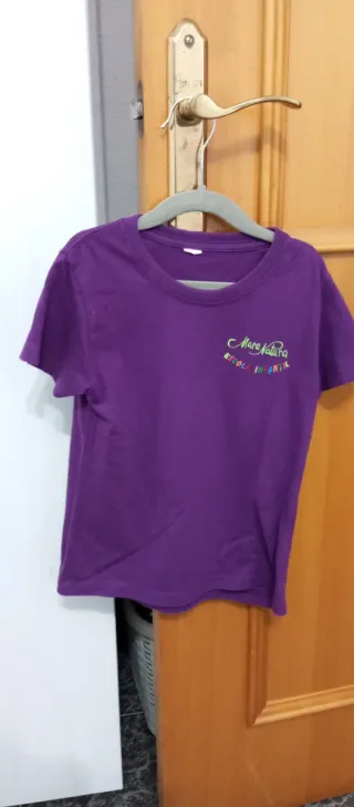 Chaqueta polar, camiseta y bata marenatura