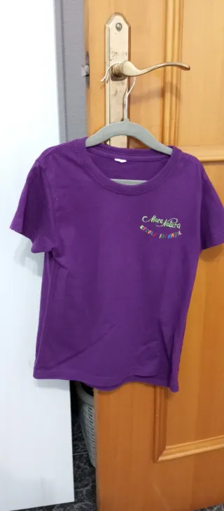Chaqueta polar, camiseta y bata marenatura