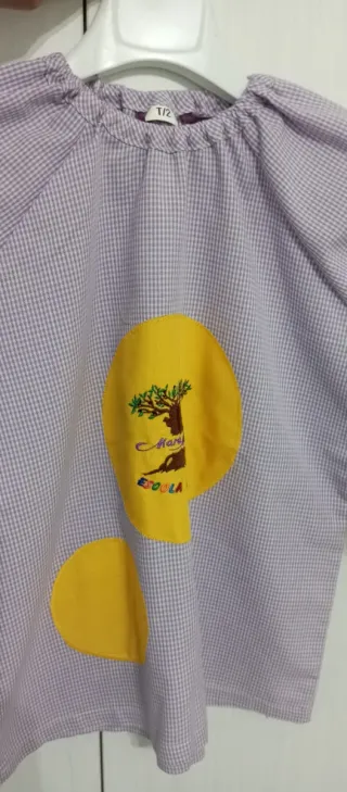 Chaqueta polar, camiseta y bata marenatura