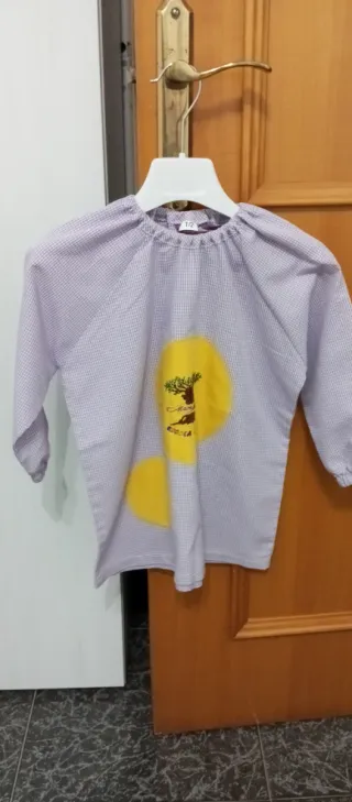 Chaqueta polar, camiseta y bata marenatura