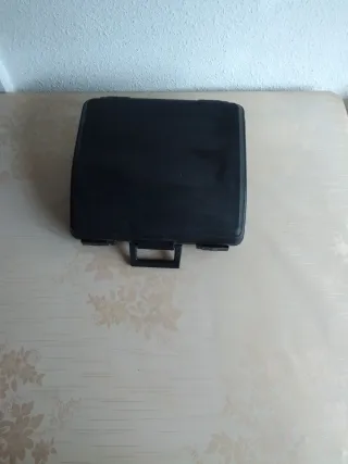 Máquina de escribir Adler portátil