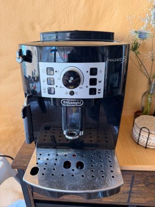 Cafetera DeLonghi Magnifica S Negra