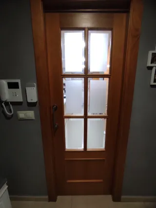 Puerta corredera maciza madera