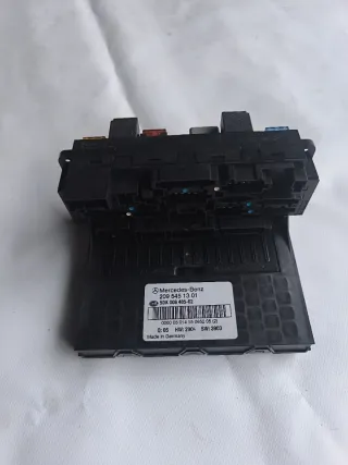 Caja Fusibles Sam Delantero A2095451301