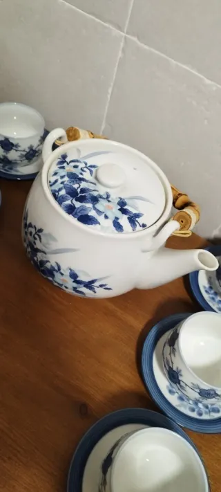 Juego de té o café japonés de porcelana.
