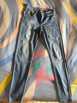 Pantalones vaqueros y chinos