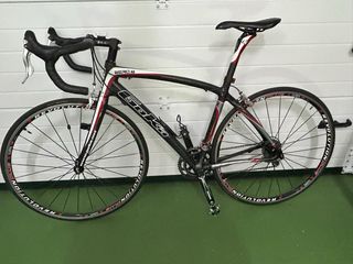 Bicicleta de carretera Goka carbono