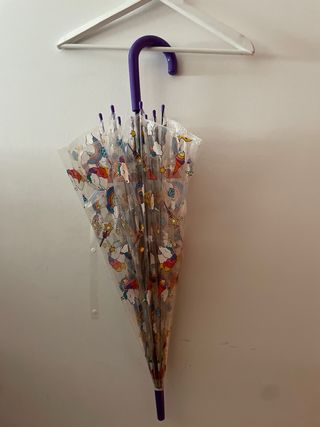 Paraguas transparente con unicornios