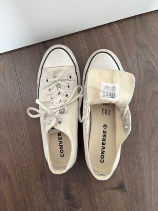 Converse blancas con plataforma