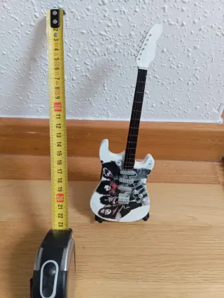 Guitarra Decorativa KISS