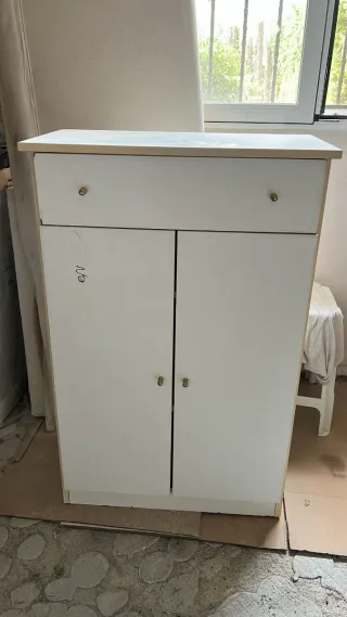 Puertas de interior y muebles de baño