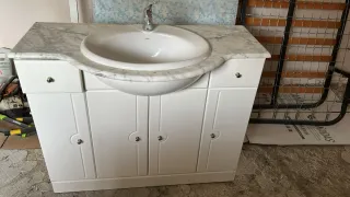 Puertas de interior y muebles de baño