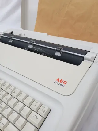 !OCASIÓN! Máquina Escribir AEG Olympia Carrera S i