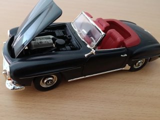ERTL 1/18 Mercedes 190 SL