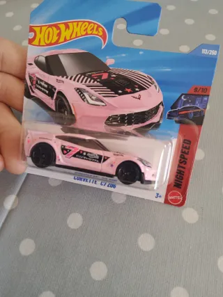 Hot Wheels Corvette C7 Z06 Rosa