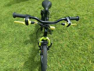 Bicicleta Infantil B'TWIN 500 Dark Hero 16