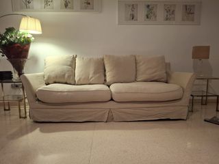 Sofá Beige con Funda de Algodón