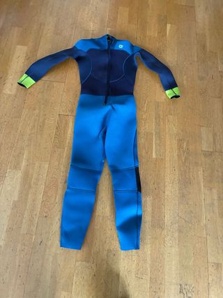 Traje neopreno joven azul y marino