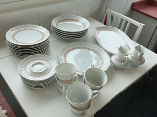 Elegante vajilla de porcelana