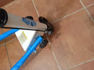 Patinete  azul y blanco