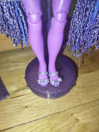 Muñeca Rainbow High Shadow higt Morada