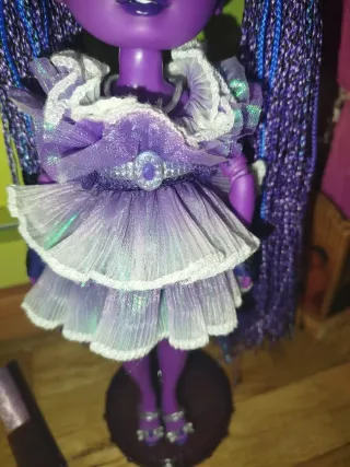 Muñeca Rainbow High Shadow higt Morada