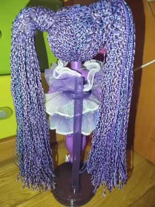 Muñeca Rainbow High Shadow higt Morada