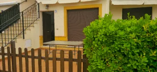 Casa en planta baja, en urbanización privada