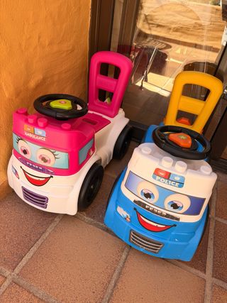 Coche correpasillos Policía y Ambulancia Feber