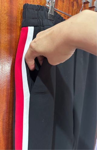 Pantalón ancho Zara con raya lateral