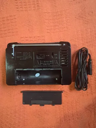 Radio transistor portátil cable y pilas Knstar