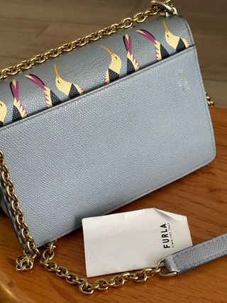 Bolso Furla azul con estampado de aves