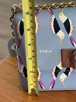 Bolso Furla azul con estampado de aves