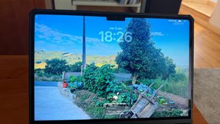 MacBook Air M3 con 28 ciclos de carga y 100 bat