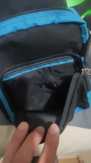 Bandolera Reebok Negra y Azul Nueva