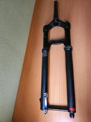 Horquilla Marzocchi Bomber Z2 140mm de recorrido