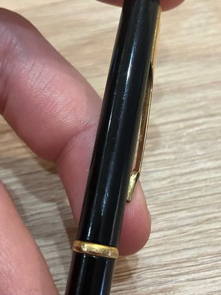 Bolígrafo Parker Insignia Negro y Dorado