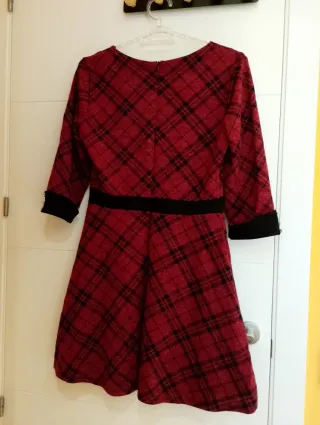 Vestido corto cuadros burdeos y negro