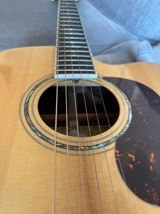 Cort Gold OC8 Guitarra Electroacústica