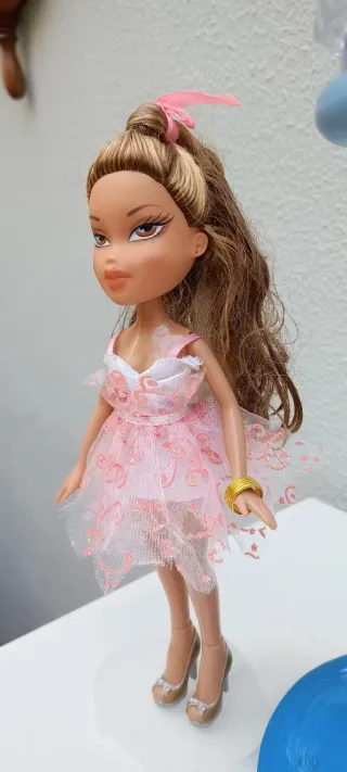 Muñeca Bratz Vestido Rosa