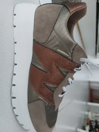 Zapatillas Wonders Mujer Talla 38. Un solo uso