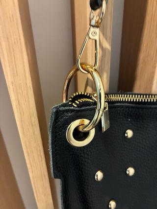 Bolso bandolera piel negro tachuelas nuevo