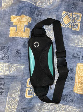 Riñonera negra y turquesa