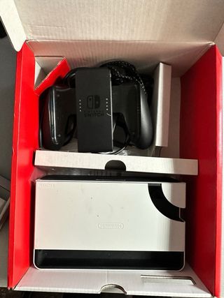 Nintendo Switch OLED blanca en buen estado