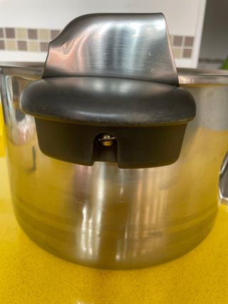 Olla exprés Magefesa